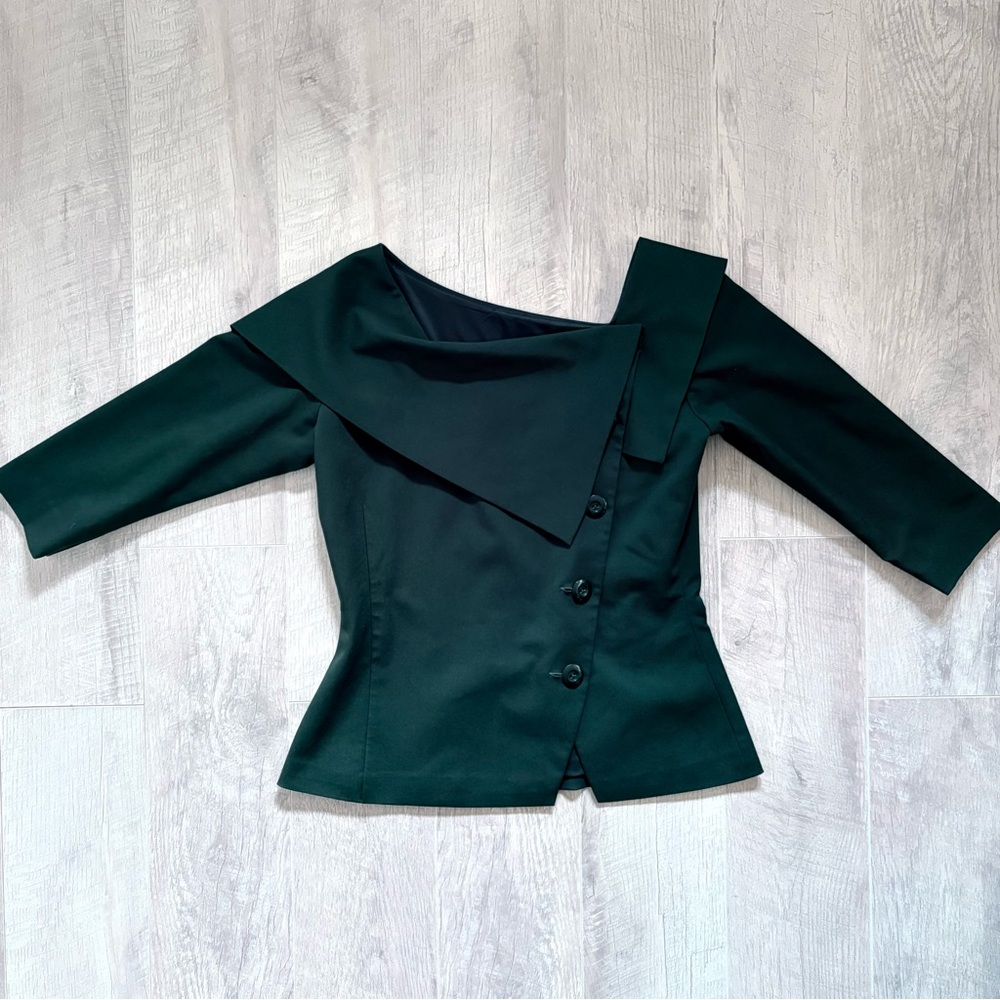 bespoke skirt suit 🏙️ - Picture 2 of 5